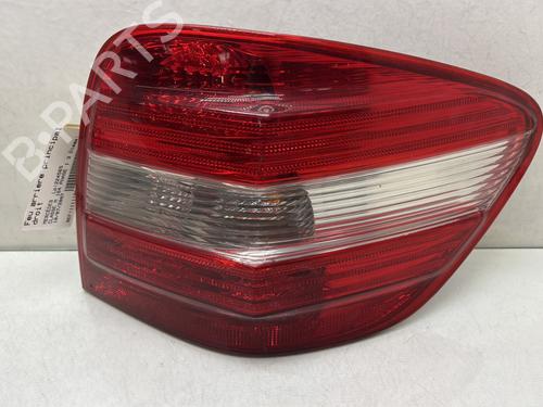Used Right taillight Right taillight MERCEDES-BENZ M-CLASS (W164) ML 350 CDI 4-matic (164.125, 164.124) (211 hp) 33238299 33238299