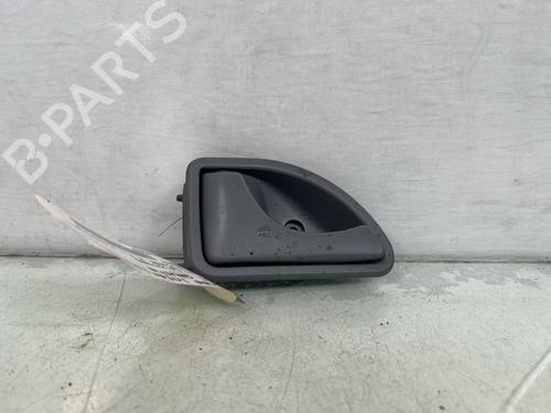 Venstre fortil invendig håndtag Venstre fortil invendig håndtag RENAULT TWINGO I (C06_) 1.2 (C066, C068) (58 hp) 34243091 34243091