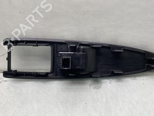 Used Right rear window switch Right rear window switch CITROËN C6 (TD_) 2.2 HDi (170 hp) 21490013 21490013
