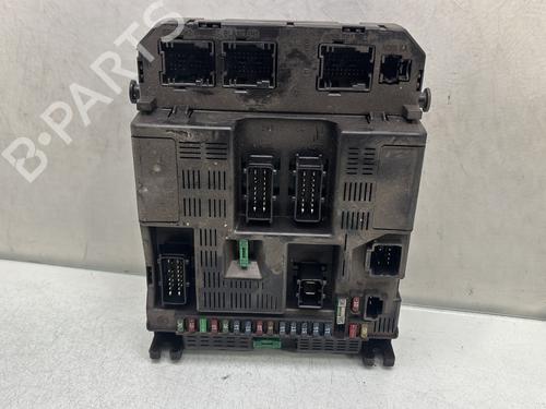 Used Fuse box Fuse box PEUGEOT 307 Break (3E) 1.6 16V (109 hp) 34332908 34332908