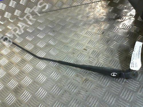 Used Front windshield wiper arm RENAULT LAGUNA I (B56_, 556_) 1.8 (94 hp) 20020126