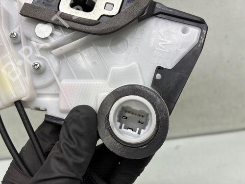 front-left-lock-toyota-yaris-_p13_-2010-2011-2012-2013-2014-2015-2016-2017-2018-2019-2020-37005905 main image