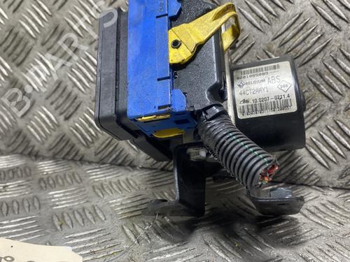Used ABS pump ABS pump RENAULT TWINGO II (CN0_) 1.2 16V (CN04, CN0B) (75 hp) 27632933 27632933