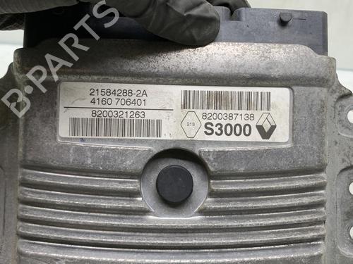 Used Engine control unit (ECU) Engine control unit (ECU) RENAULT MEGANE II (BM0/1_, CM0/1_) [2001-2012] 21196702 21196702