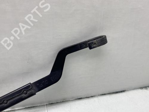 Front windshield wiper arm KIA SPORTAGE IV (QL, QLE) 1.7 CRDi | BP26527813C143 