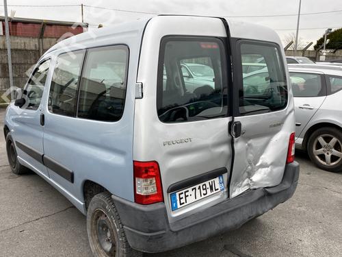 Fuse box PEUGEOT PARTNER MPV (5_, G_) 1.6 HDi 75 | BP26743175E1 - Image 28
