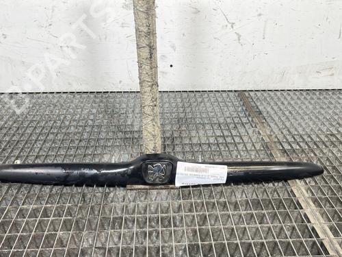 Pynteliste til bagklap PEUGEOT 206 Hatchback (2A/C) 1.4 i (75 hp) 31379886