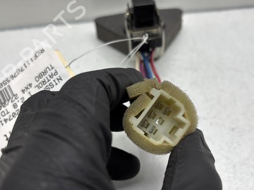 Right front window switch NISSAN PATROL GR V Wagon (Y61) 2.8 TD | BP31134902I26