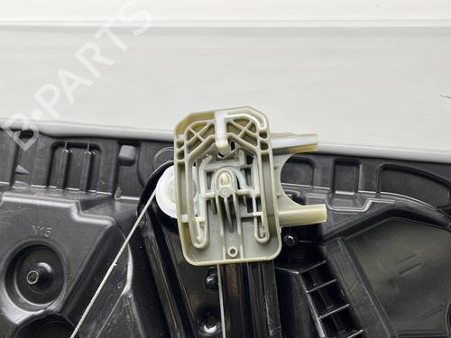 Used Front right window mechanism Front right window mechanism MERCEDES-BENZ B-CLASS Sports Tourer (W247) B 180 (247.084) (136 hp) 25700792 25700792