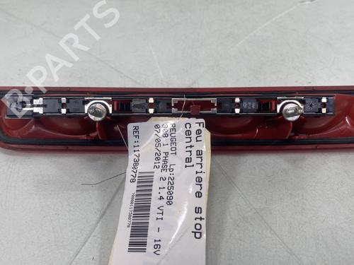 Used Third brake light Third brake light PEUGEOT 308 I (4A_, 4C_) 1.4 16V (98 hp) 31046476 31046476