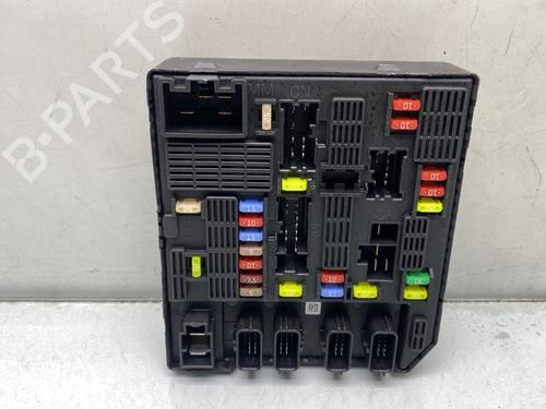 Used Electronic module RENAULT SCÉNIC III (JZ0/1_) 1.9 dCi (JZ0J, JZ1J, JZ1K, JZ1S) (131 hp) 31858215