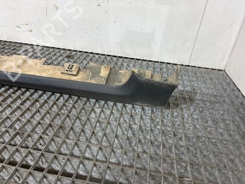 Used Right sideskirt Right sideskirt 37997728 37997728