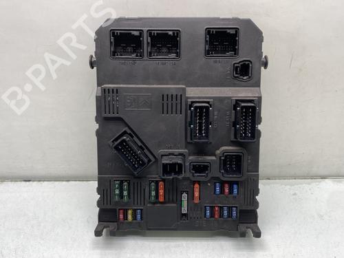 Zekeringkast PEUGEOT 206 Hatchback (2A/C) 1.4 i (75 hp) 31613004