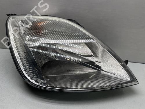 Used Right headlight FORD FIESTA V (JH_, JD_) 1.4 TDCi (68 hp) 32269747