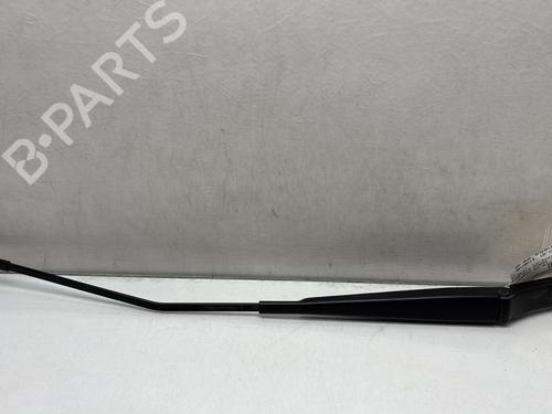 Used Front windshield wiper arm SEAT ATECA (KH7, KHP) 1.6 TDI (115 hp) 29413376