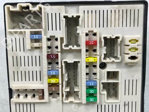 Used Fuse box Fuse box 36937783 36937783