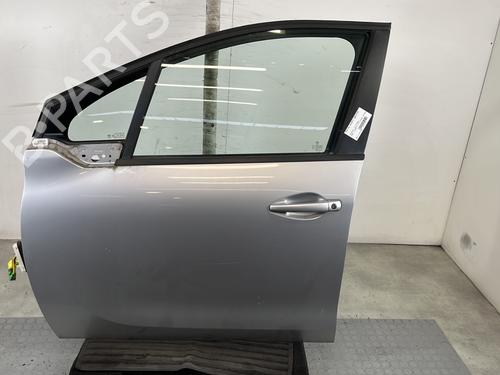 Dør venstre fortil PEUGEOT 208 I (CA_, CC_) 1.6 HDi / BlueHDi 75 (75 hp) 30855411