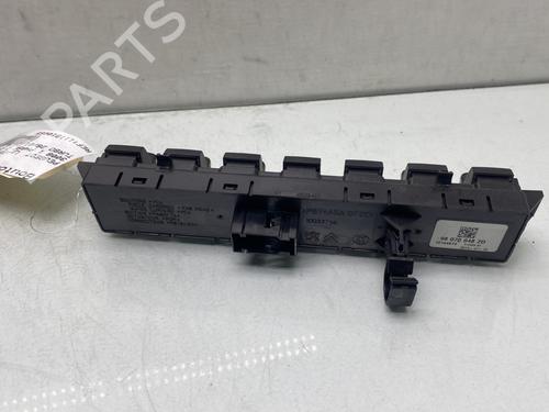 Used Warning switch Warning switch PEUGEOT 3008 I MPV (0U_) 2.0 HDi 150 / BlueHDi 150 (150 hp) 29939635 29939635