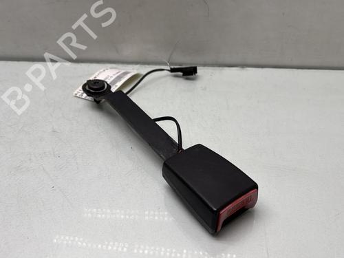 Used Seat buckle RENAULT CLIO III (BR0/1, CR0/1) 1.5 dCi (C/BR0G, C/BR1G) (68 hp) 31858137