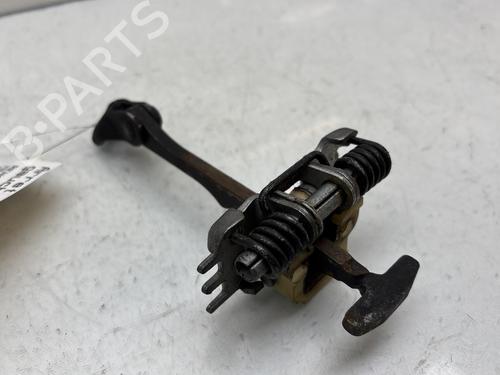 Used Hinge/Door check strap Hinge/Door check strap RENAULT MEGANE III Grandtour (KZ0/1) 1.5 dCi (KZ09, KZ0D, KZ1G, KZ29, KZ14, KZ1W, KZ10, KZ1F,... (110 hp) 33609462 33609462