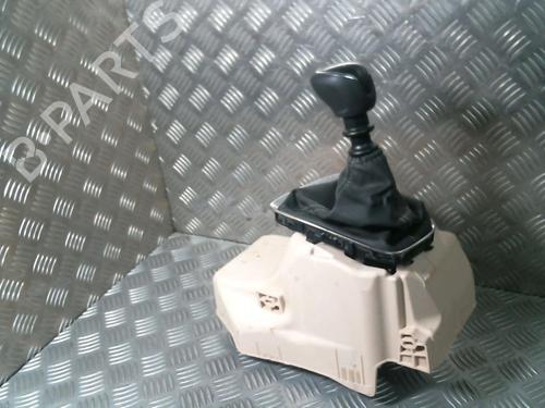 Used Gear lever OPEL CORSA F (P2JO) 1.2 (68) (101 hp) 20024592