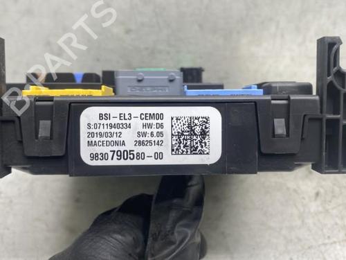 Used Fuse box Fuse box CITROËN C4 CACTUS 1.5 BlueHDi 100 (102 hp) 19969991 19969991