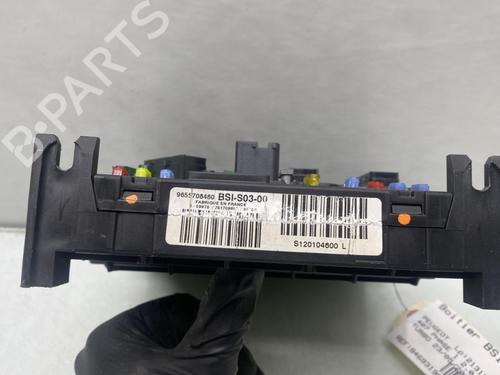 Used Fuse box PEUGEOT 407 (6D_) 2.0 HDi 135 (6DRHRH, 6DRHRE, 6DRHRG, 6DRHRJ) (136 hp) 20183323