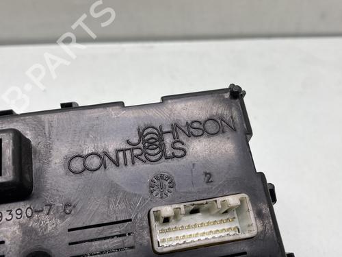 fuse-box-renault-clio-iii-br01-cr01-2005-2006-2007-2008-2009-2010-2011-2012-2013-2014-26685452 main image