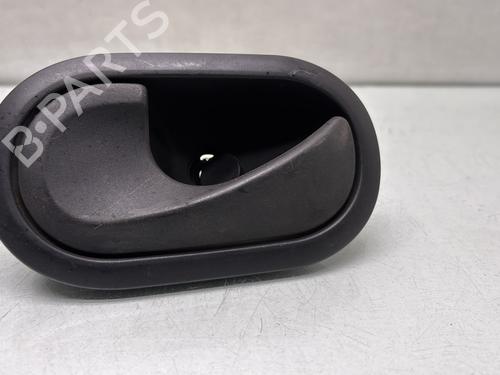 Maniglia interna RENAULT KANGOO / GRAND KANGOO II (KW0/1_) 1.5 dCi 90 (KW05, KW08, KW0G, KW11) (90 hp) 31881120