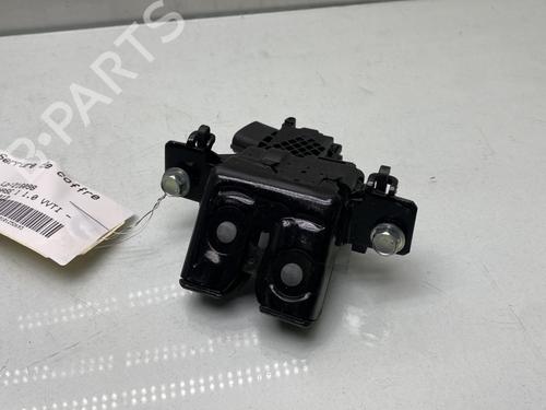 Used Tailgate lock TOYOTA YARIS (_P13_) 1.0 (KSP130_, KSP130) (69 hp) 30790937