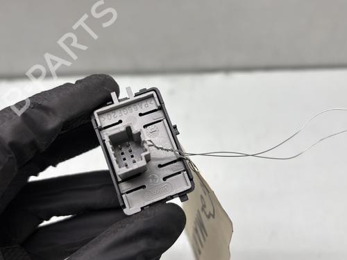 Used Switch Switch RENAULT GRAND SCÉNIC III (JZ0/1_) 1.5 dCi (JZ09, JZ0D, JZ10, JZ14, JZ1G, JZ29, JZ2C) (110 hp) 32125776 32125776