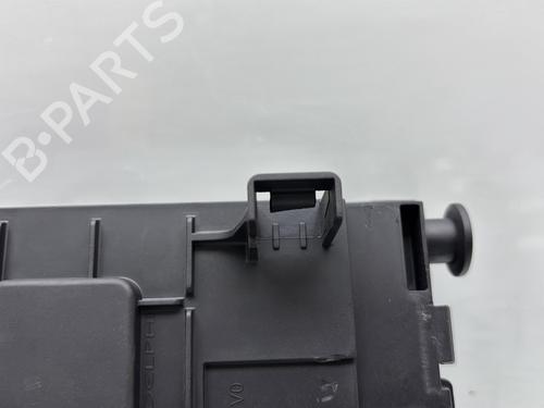 Fuse box PEUGEOT 308 II (LB_, LP_, LW_, LH_, L3_) 1.2 THP 110 | BP29841343E1