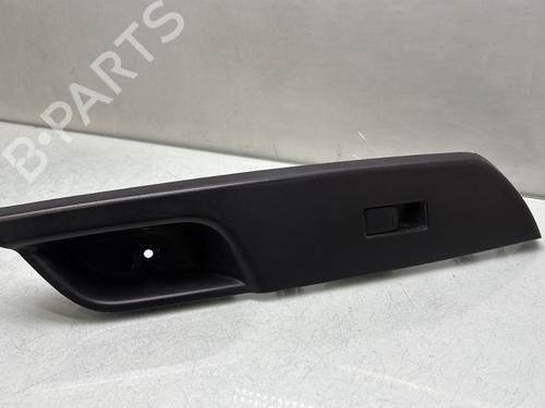 Højre fortil elrude kontakt SUZUKI SWIFT IV (FZ, NZ) 1.2 (AZH412, ZC72S) (94 hp) 32495847