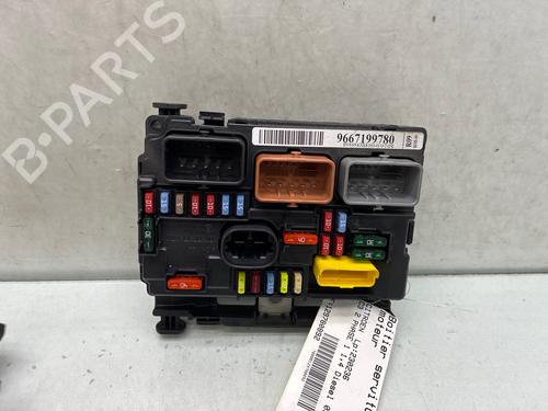Fuse box CITROËN C3 II (SC_) 1.4 HDi 70 (SC8HZC, SC8HR0, SC8HP4) | BP37723473E1 - Image 3