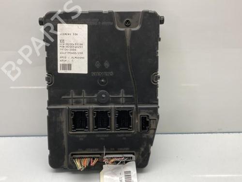 Used Fuse box RENAULT MEGANE II Saloon (LM0/1_) [2003-2025]  19960198