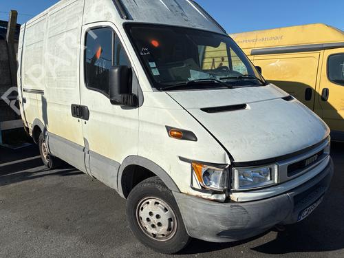 Right front indicator IVECO DAILY III Van 29 L 12 V (ALKA41A2, ALLA52A2, ALKA42A2) | BP38066671C33 - Image 9