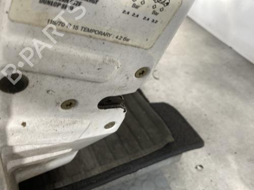 Used Left front door Left front door 25483663 25483663