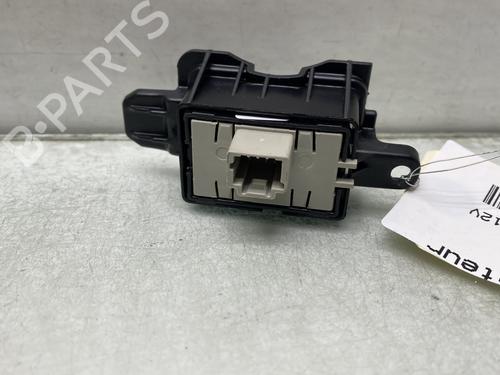 switch-renault-captur-i-j5_-h5_-2013-23764421 main image