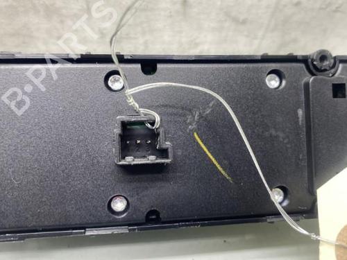 Used Left front window switch MERCEDES-BENZ C-CLASS (W204) C 220 CDI (204.002) (170 hp) 19992684