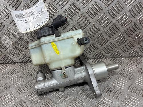 Used Brake master cylinder Brake master cylinder 37648695 37648695