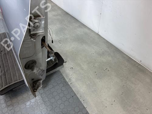 Used Right front door Right front door 39090909 39090909