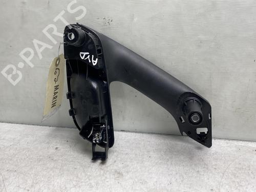 Used Front right interior door handle Front right interior door handle 19993015 19993015