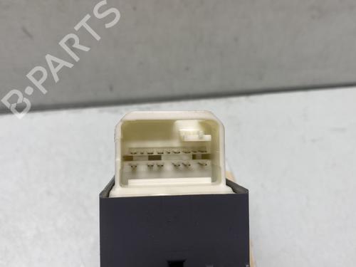 Used Left front window switch Left front window switch TOYOTA YARIS (_P13_) 1.5 Hybrid (NHP130_, NHP130) (101 hp) 28704828 28704828
