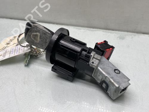 Used Ignition barrel DACIA SANDERO II TCe 90 (B8M1, B8MA, B8AC) (90 hp) 31379568