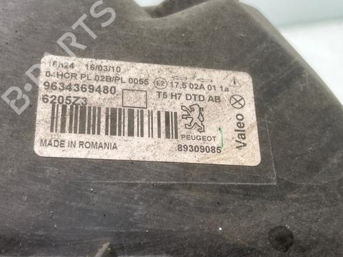 Used Right headlight Right headlight PEUGEOT 307 (3A/C) 1.4 HDi (68 hp) 39902223 39902223