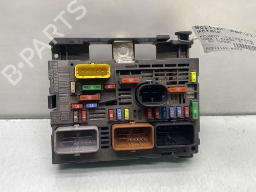 Used Fuse box PEUGEOT 5008 (0U_, 0E_) 1.6 BlueHDi 120 (120 hp) 30297171