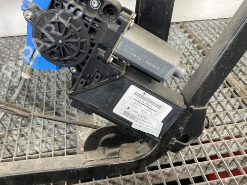 Used Rear right window mechanism Rear right window mechanism PORSCHE CAYENNE (9PA) S 4.5 (340 hp) 28568860 28568860