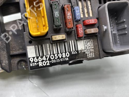 Fuse box PEUGEOT 407 (6D_) 2.0 HDi (6DRHRH) | BP29841486E1