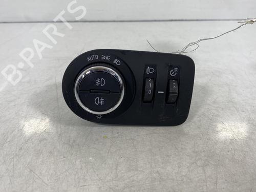 Used Headlight switch Headlight switch OPEL CORSA F (P2JO) 1.2 (68) (101 hp) 19976157 19976157