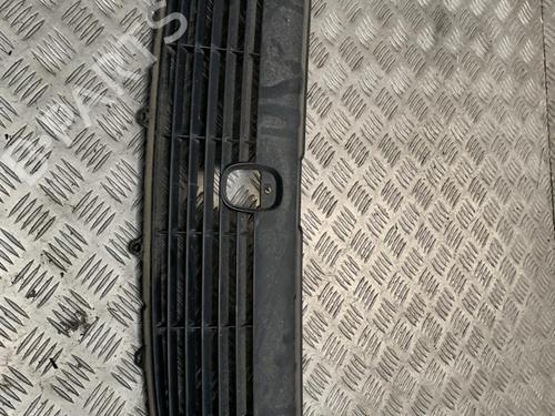 Used Grille RENAULT ESPACE III (JE0_) 2.2 12V TD (JE0E, JE0H, JE0P) (113 hp) 19977852